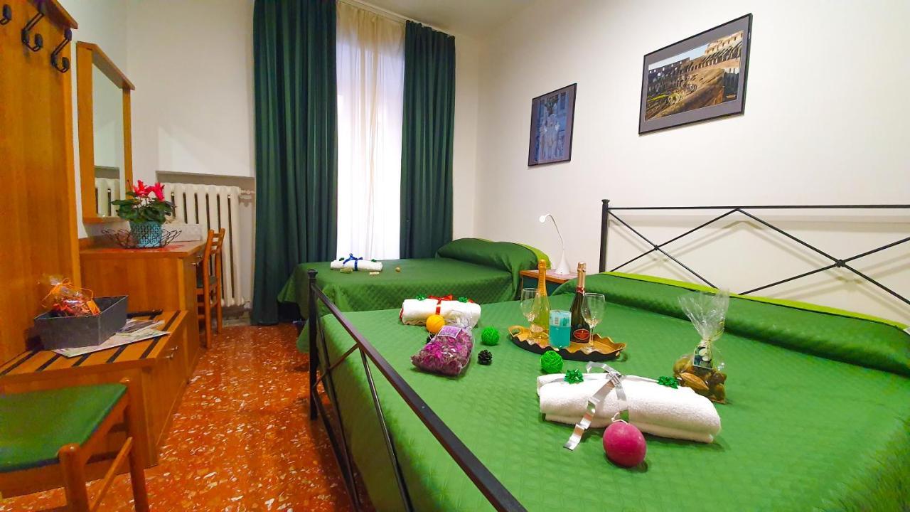 Hotel A Casa Simpatia - A Richiesta Parcheggio Gratuito ! Rom Exterior foto
