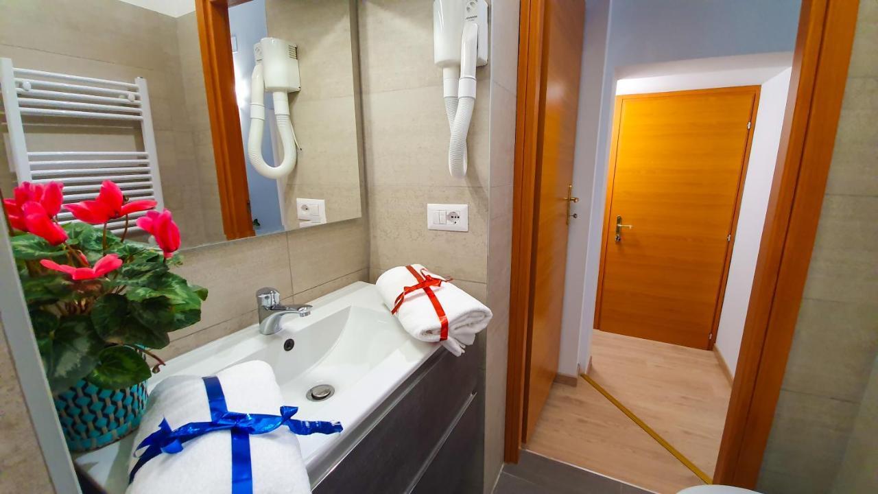 Hotel A Casa Simpatia - A Richiesta Parcheggio Gratuito ! Rom Exterior foto