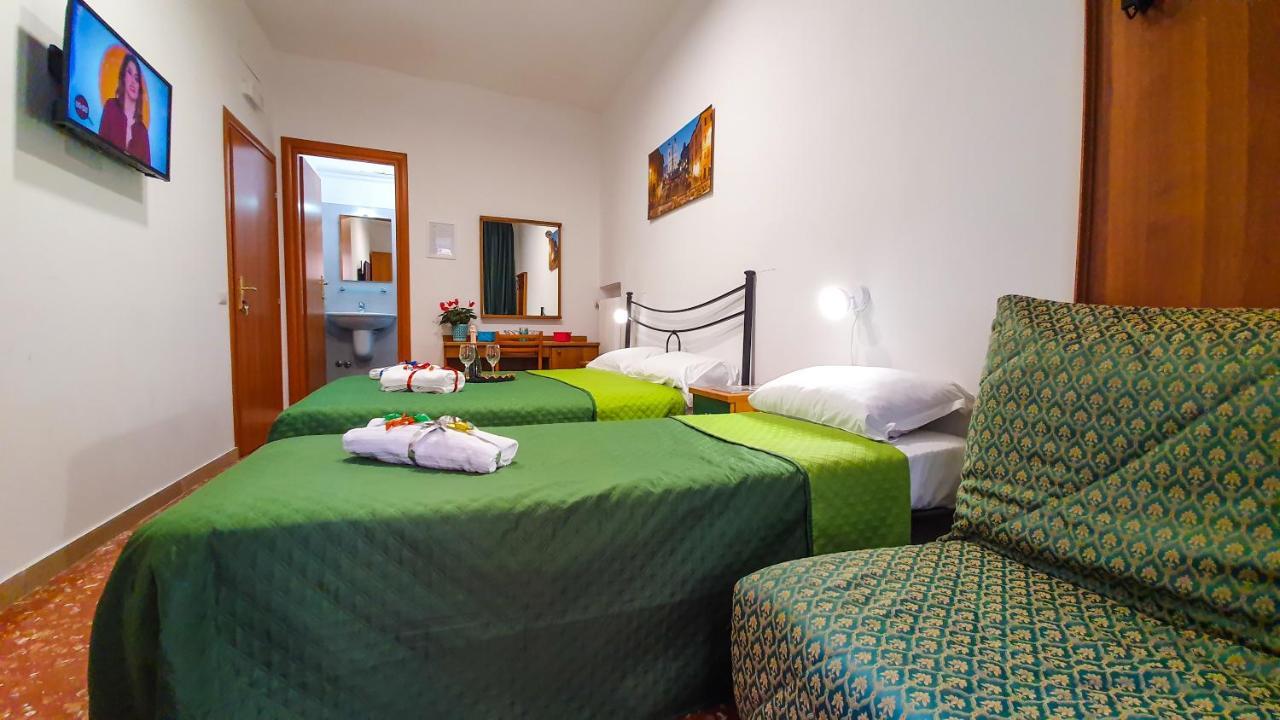 Hotel A Casa Simpatia - A Richiesta Parcheggio Gratuito ! Rom Exterior foto